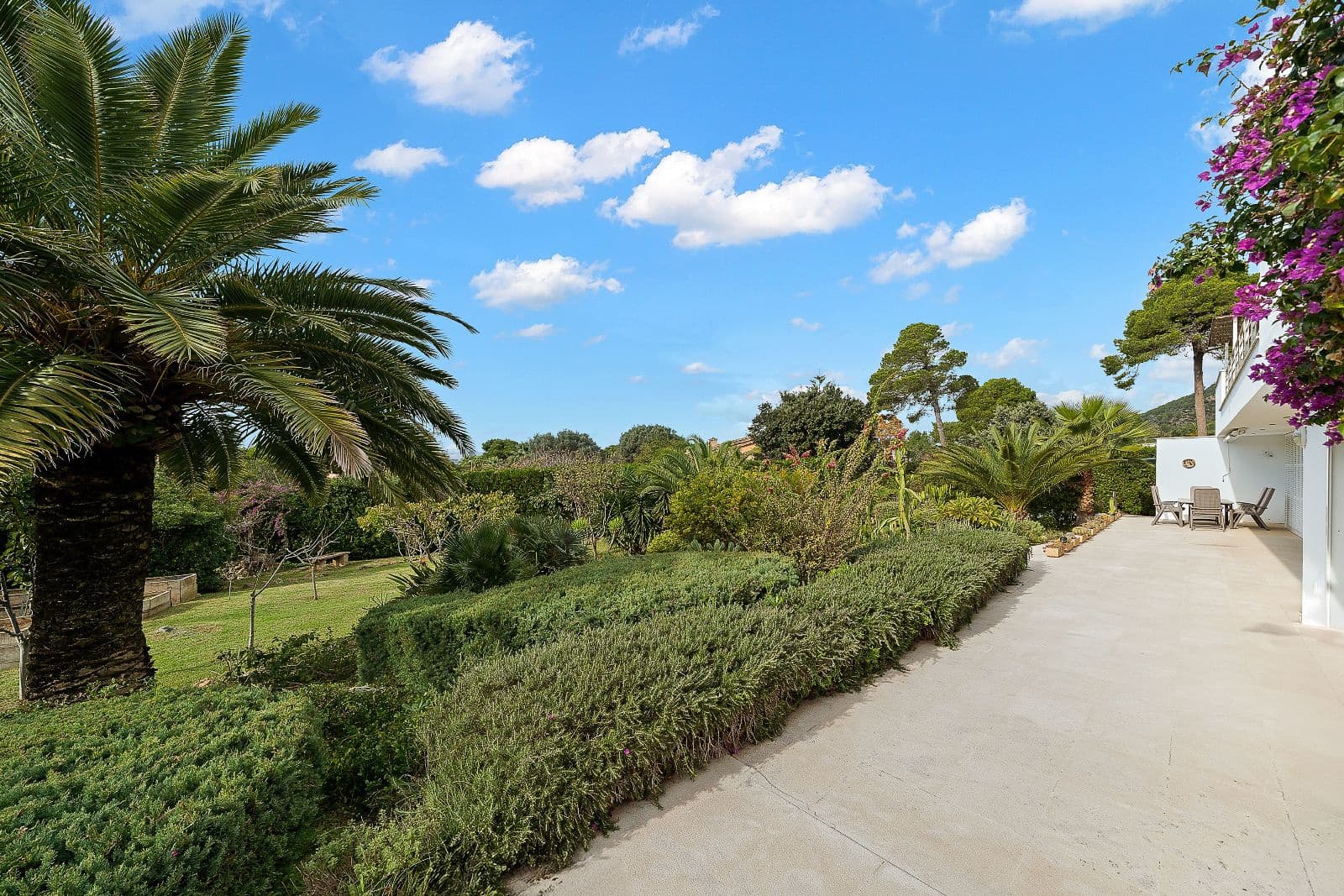 5 soveværelse Byhus til salg i Costa de los Pinos med swimmingpool garage - € 1.995.000 (Ref: 9447034)