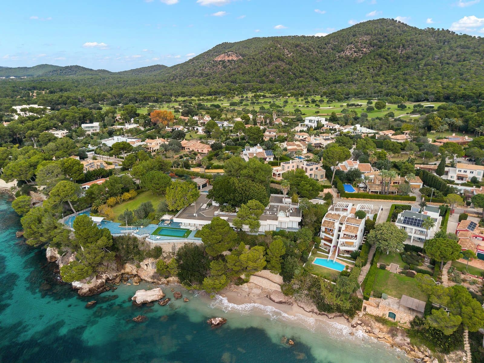 5 soveværelse Byhus til salg i Costa de los Pinos med swimmingpool garage - € 1.995.000 (Ref: 9447034)