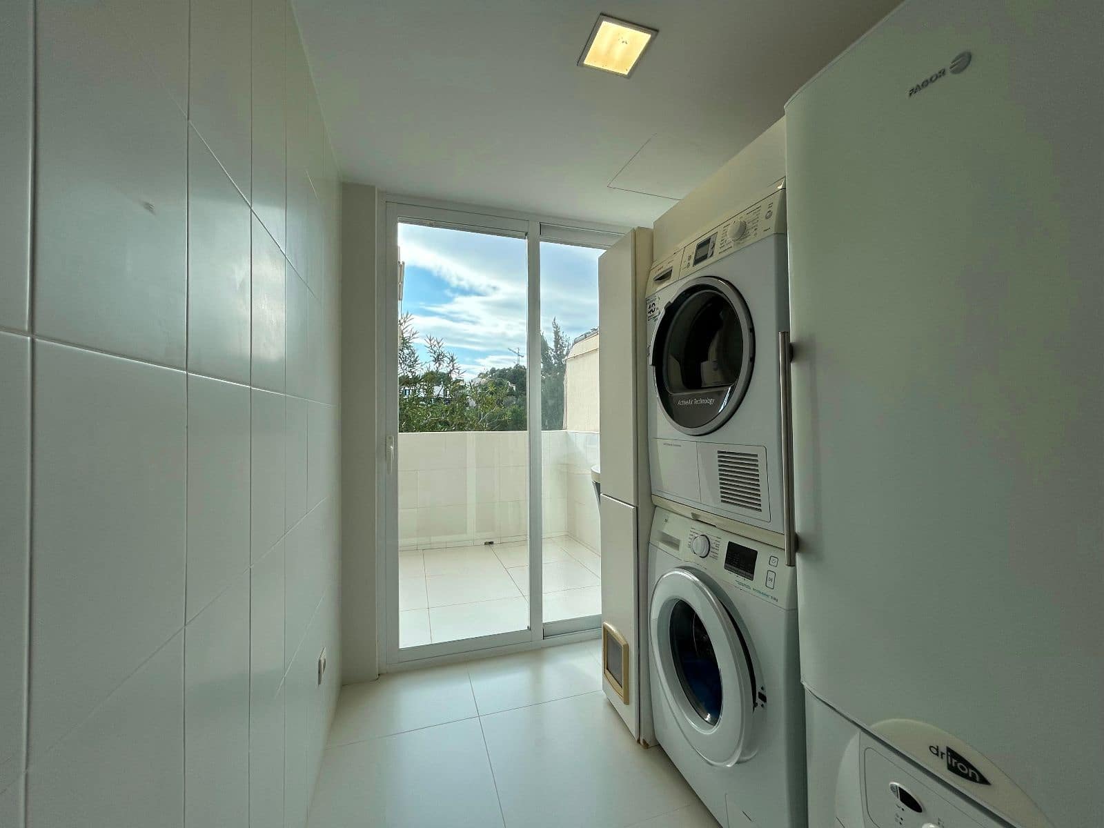 2 makuuhuone Asunto myytävänä paikassa Cas Catala mukana uima-altaan 
autotalli - 1 390 000 € (Ref: 9467628)