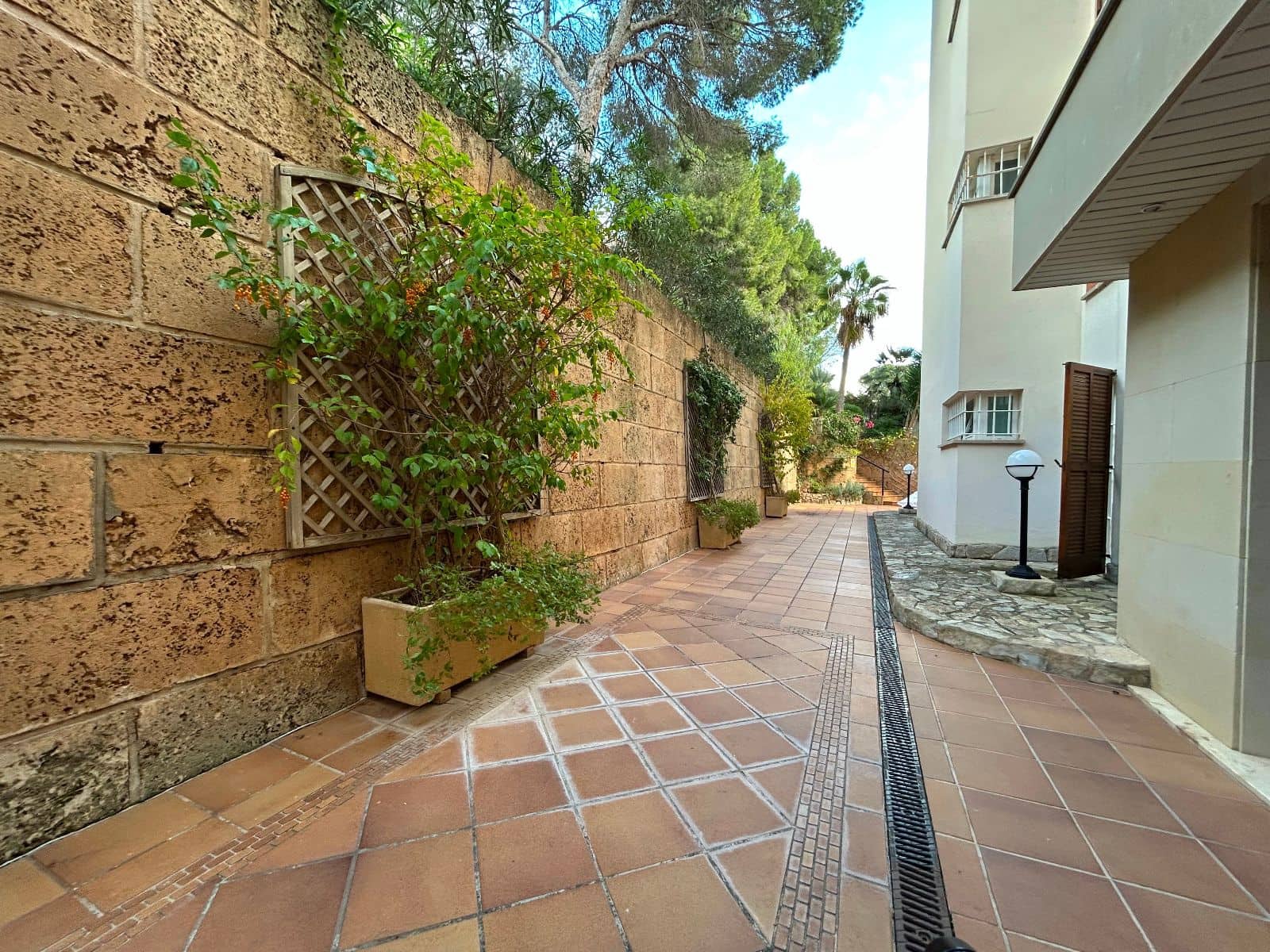 2 makuuhuone Asunto myytävänä paikassa Cas Catala mukana uima-altaan 
autotalli - 1 390 000 € (Ref: 9467628)