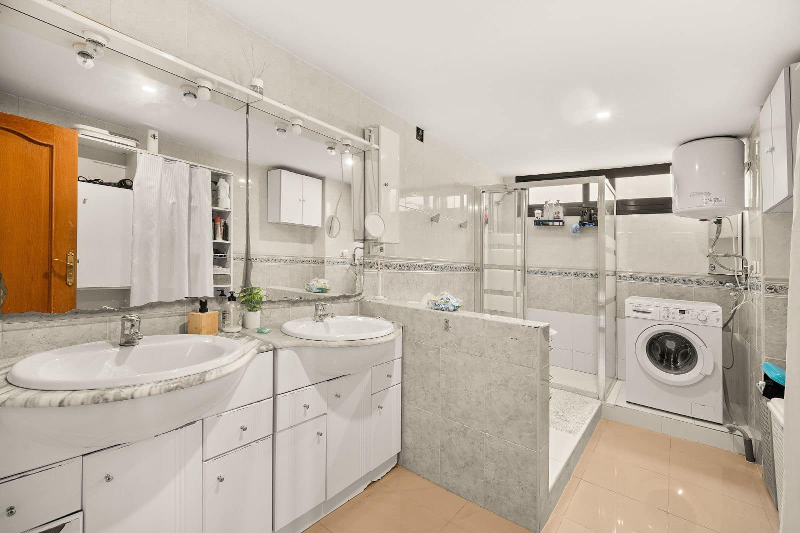 4 bedroom Flat for sale in Palma de Mallorca - € 360,000 (Ref: 9510225)