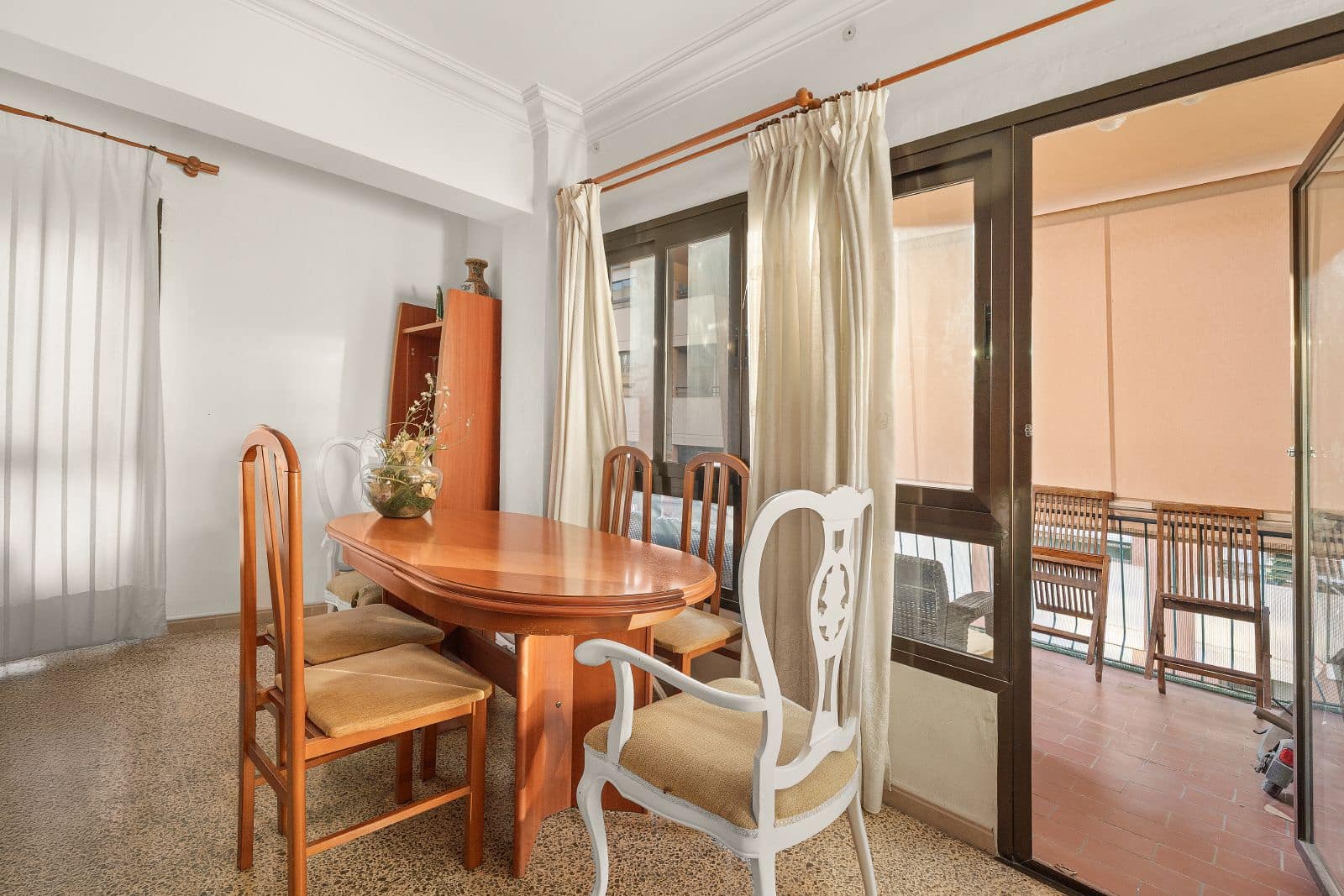 4 bedroom Flat for sale in Palma de Mallorca - € 360,000 (Ref: 9510225)