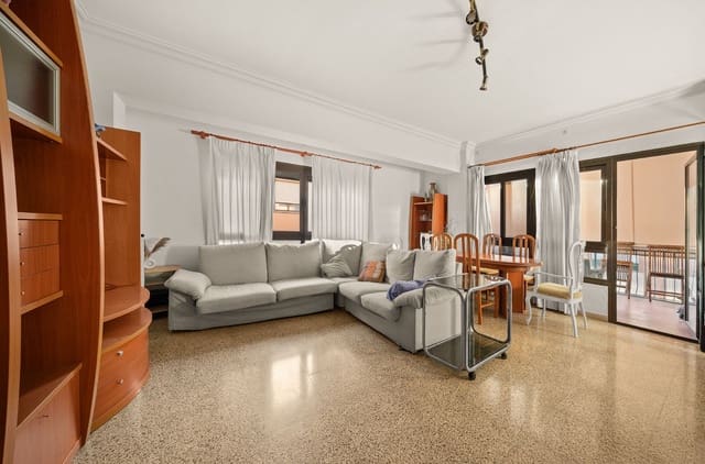 4 bedroom Flat for sale in Pere Garau, Palma de Mallorca - € 360,000 (Ref: 9510225)