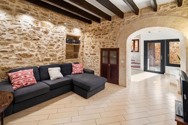 4 bedroom Townhouse for sale in Alcúdia - € 550,000 (Ref: 9523096)