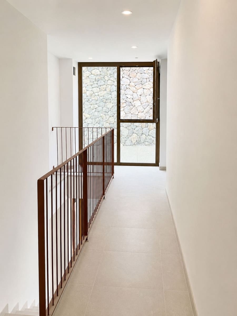 2 bedroom Flat for sale in Bunyola with pool - € 550,000 (Ref: 9523100)