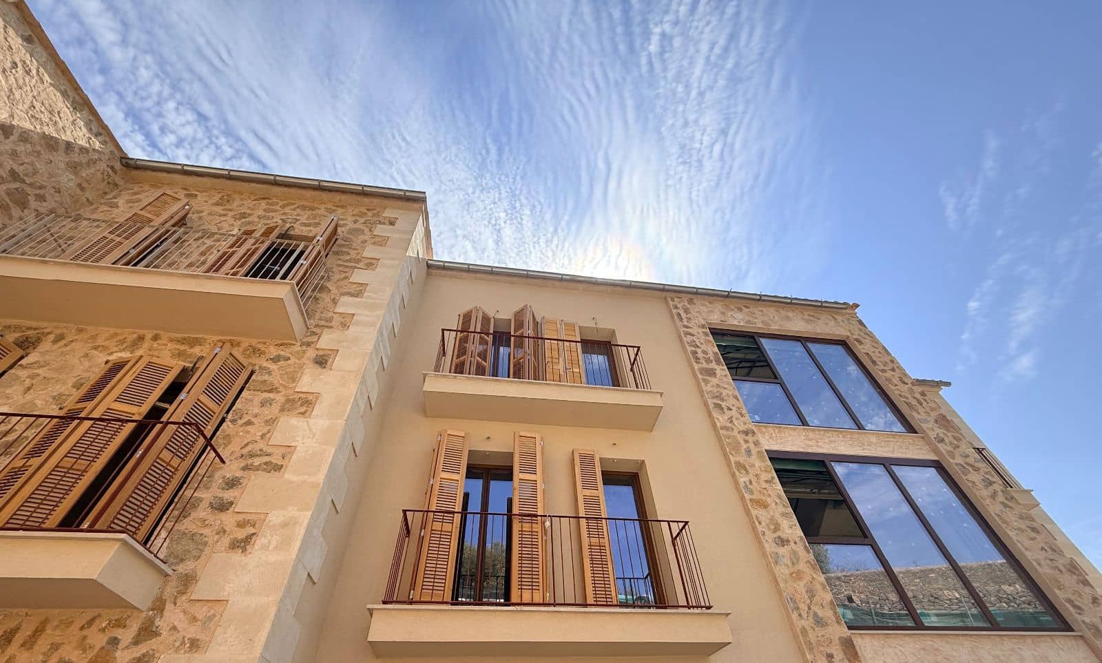 2 bedroom Flat for sale in Bunyola with pool - € 550,000 (Ref: 9523100)