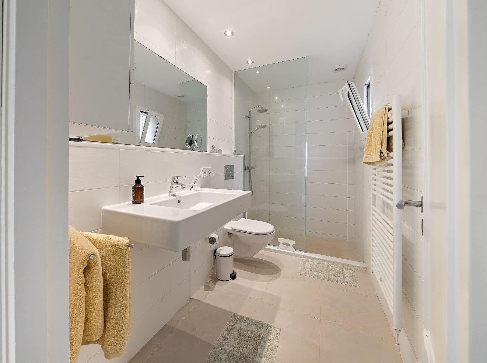 5 bedroom Townhouse for sale in Costa de los Pinos with pool garage - € 1,995,000 (Ref: 9523106)