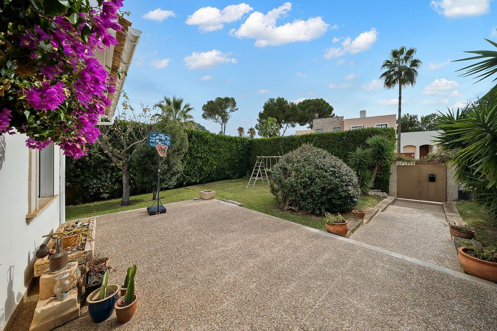 5 bedroom Townhouse for sale in Costa de los Pinos with pool garage - € 1,995,000 (Ref: 9523106)