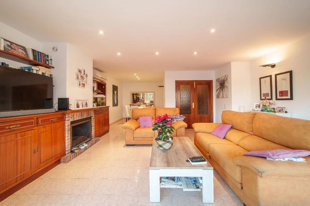 3 bedroom Flat for sale in Platja d'Alcúdia, Alcúdia - € 319,000 (Ref: 9523116)