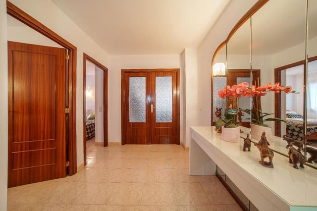 3 bedroom Flat for sale in Platja d'Alcúdia, Alcúdia - € 319,000 (Ref: 9523116)