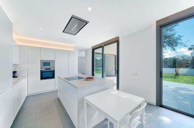 3 quarto Casa em Banda para venda em Sa Pobla com piscina garagem - 1 050 000 € (Ref: 9523117)