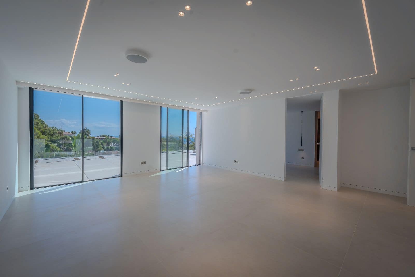 5 sypialnia Dom na sprzedaż w Costa d'en Blanes z basenem garażem - 8 590 000 € (Ref: 9523126)