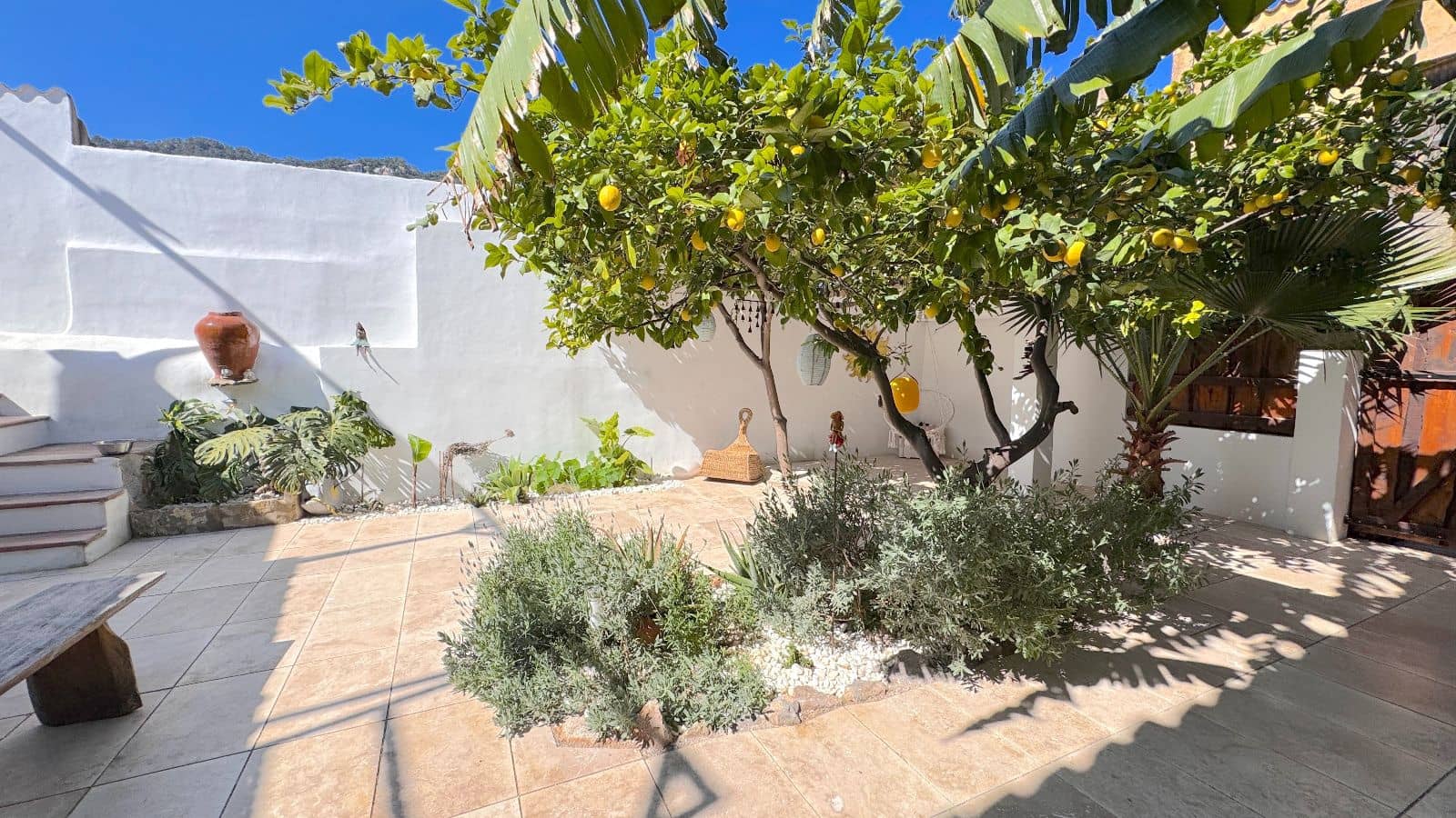 2 bedroom Townhouse for sale in Esporles - € 895,000 (Ref: 9523137)