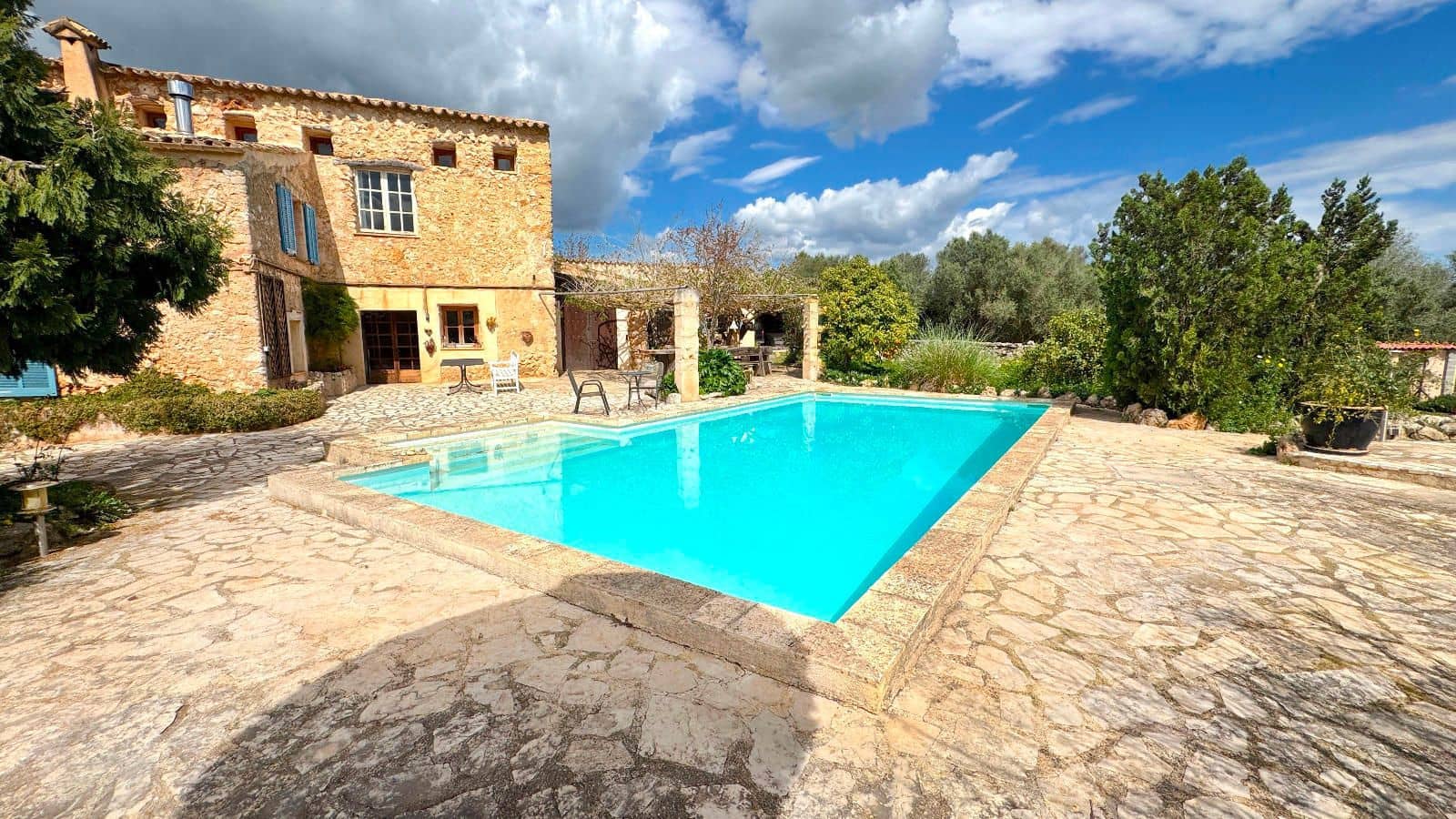 6 sovrum Finca/Hus på landet till salu i Inca med pool garage - 1 800 000 € (Ref: 9523138)