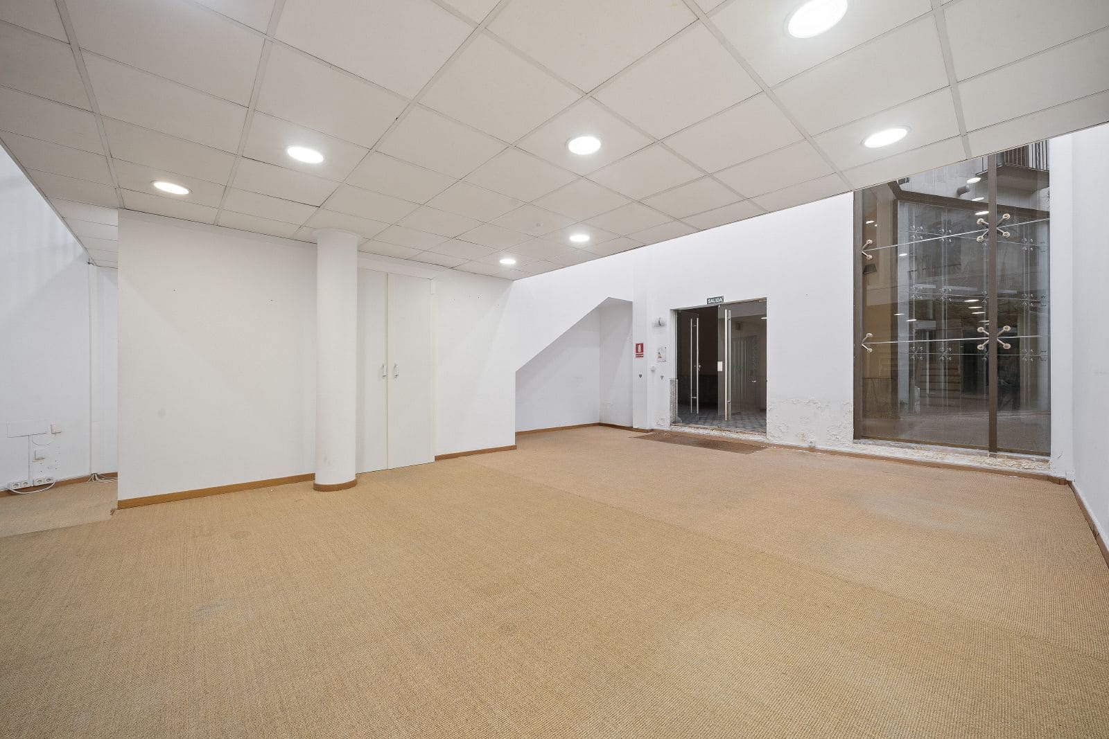 Local Commercial à louer à Palma de Mallorca avec garage - 3 747 € (Ref: 9523144)