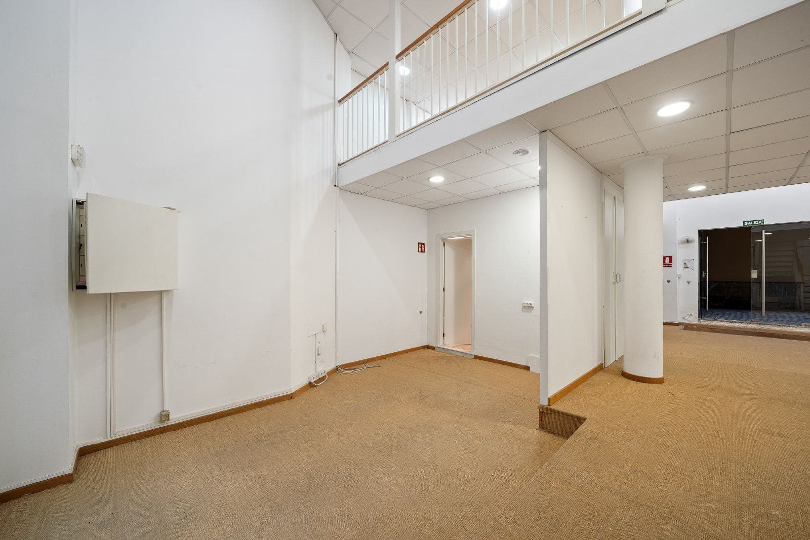 Local Commercial à louer à Palma de Mallorca avec garage - 3 747 € (Ref: 9523144)