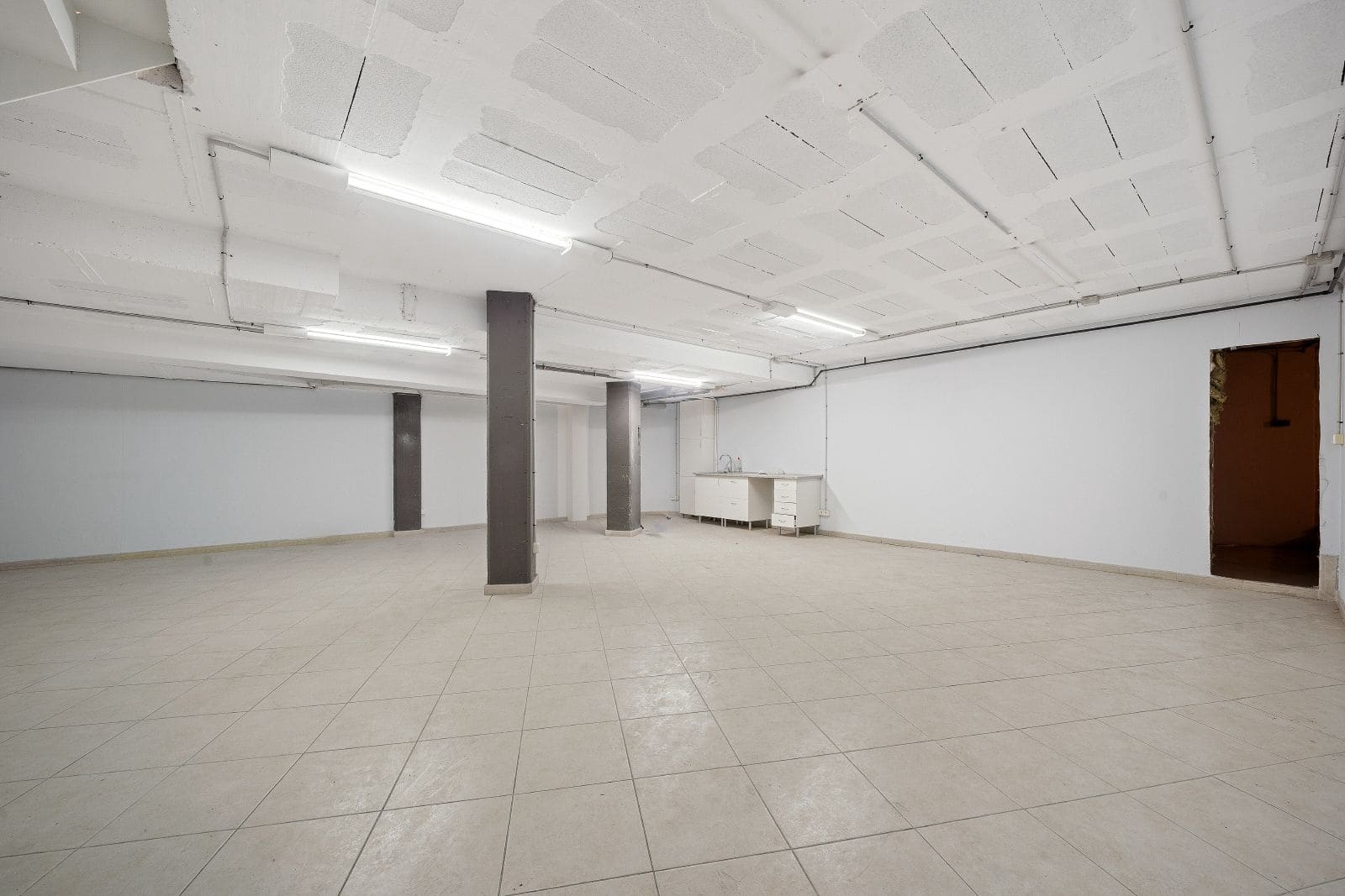 Local Commercial à louer à Palma de Mallorca avec garage - 3 747 € (Ref: 9523144)