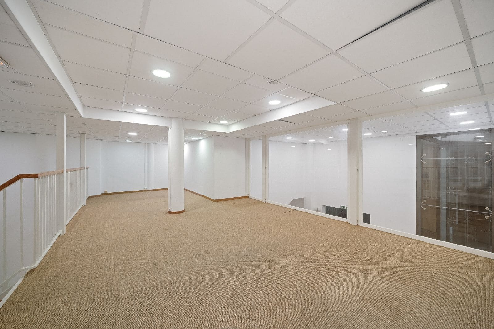 Local Commercial à louer à Palma de Mallorca avec garage - 3 747 € (Ref: 9523144)