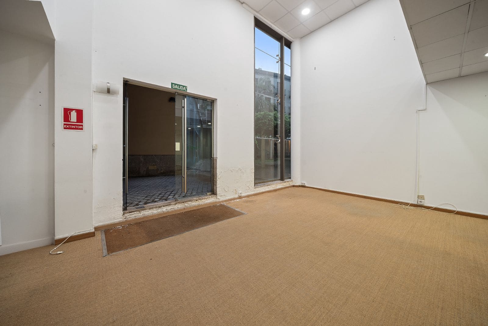 Local Commercial à louer à Palma de Mallorca avec garage - 3 747 € (Ref: 9523144)