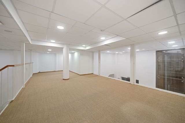 Komercyjne do wynajęcia w La Llotja - Born, Palma de Mallorca z garażem - 3 747 € (Ref: 9523144)