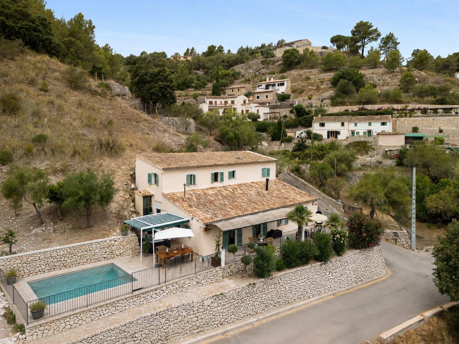 Chalet de 3 habitaciones en Galilea en venta con piscina garaje - 980.000 € (Ref: 9523156)