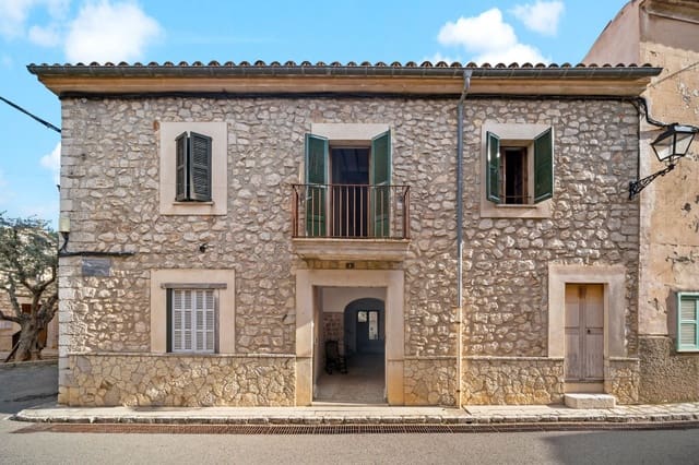 Casa de 6 habitaciones en Biniamar, Selva en venta con piscina - 1.250.000 € (Ref: 9523169)