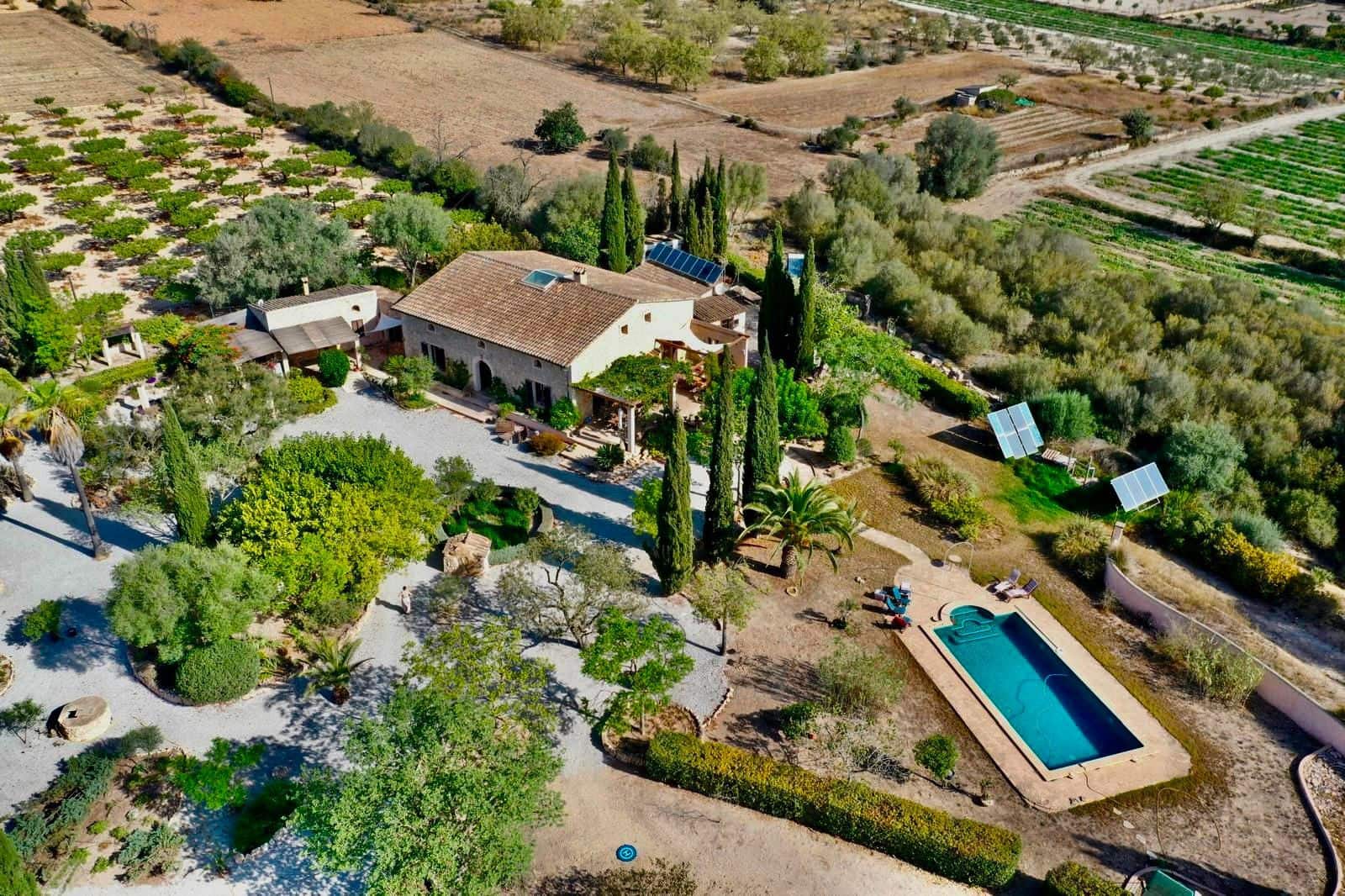 Finca/Casa Rural de 6 habitaciones en Porreres en venta con piscina garaje - 2.600.000 € (Ref: 9523182)