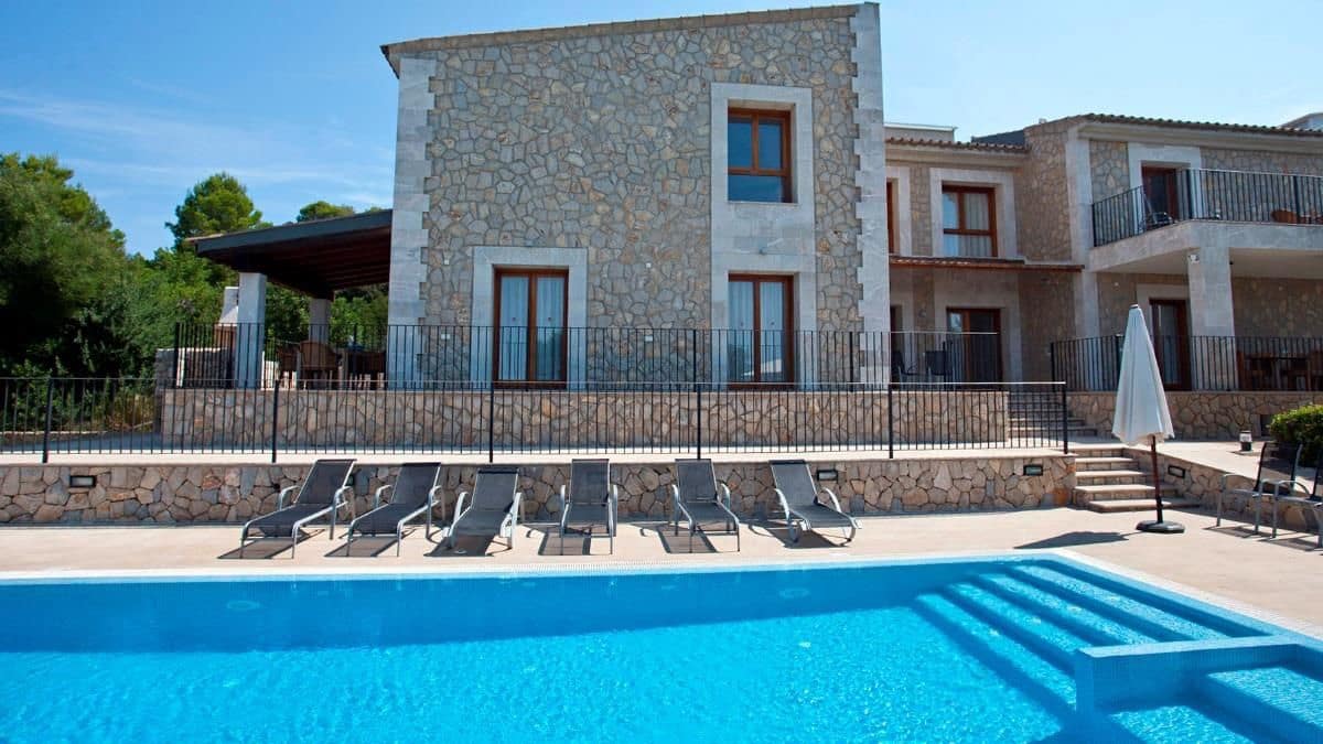 6 bedroom Finca/Country House for sale in Alcudia with pool garage - € 3,500,000 (Ref: 9523196)