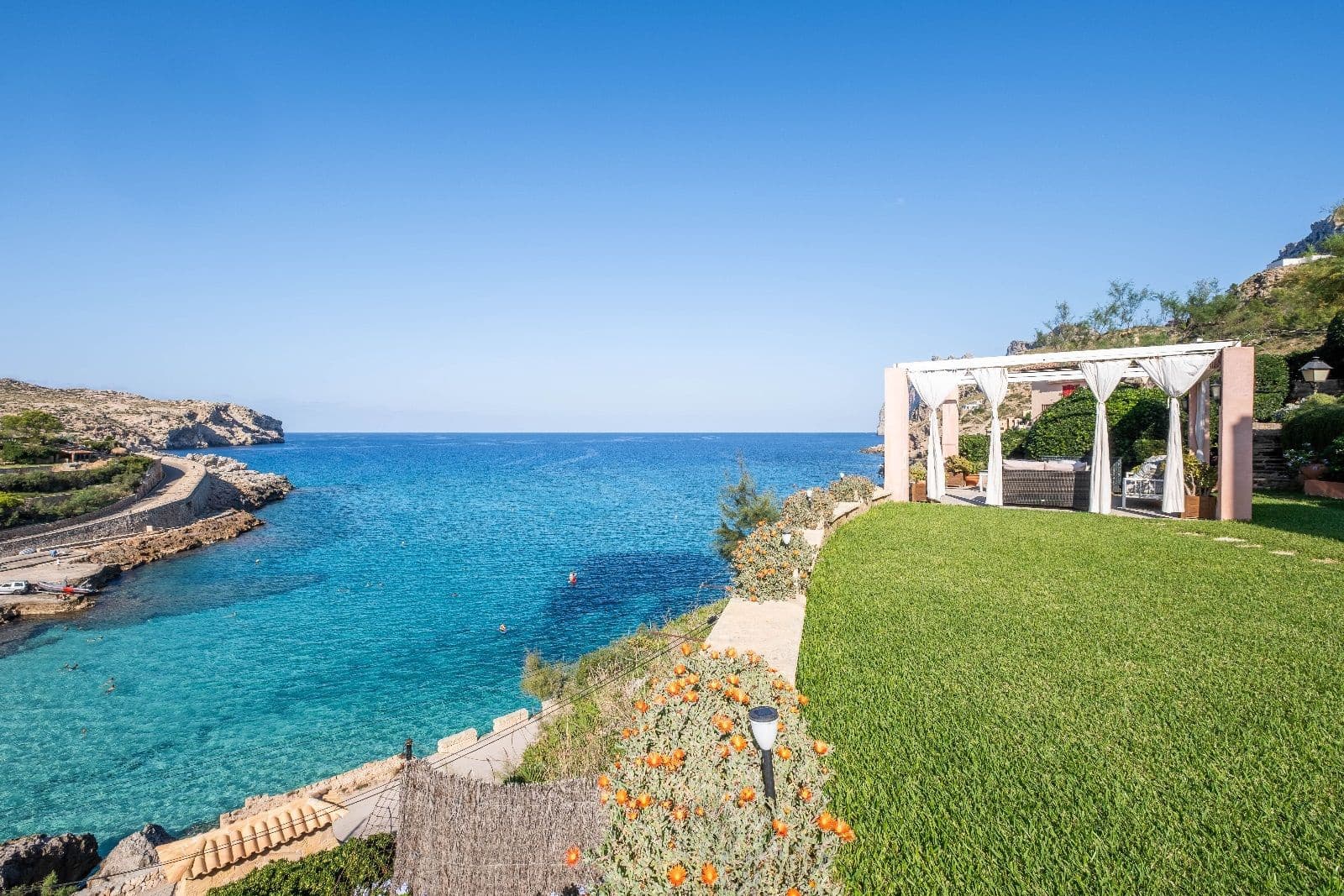 6 sovrum Hus till salu i Cala San Vicente / Cala Sant Vicenc med pool garage - 3 975 000 € (Ref: 9523214)