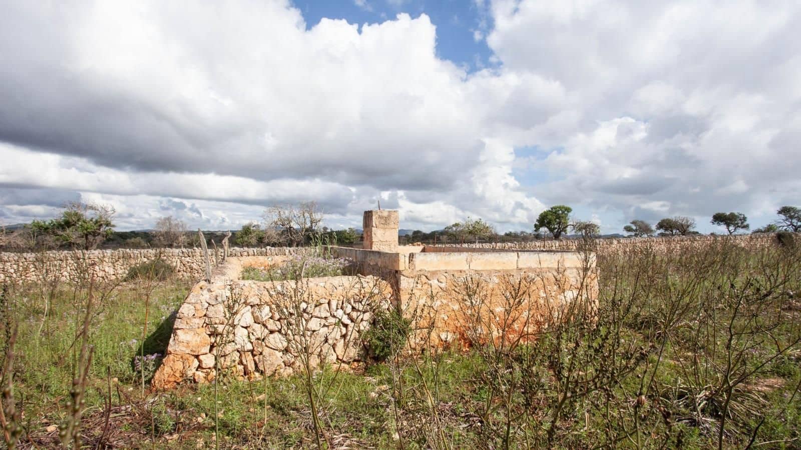 Finca/Herregård til salgs i Cala Anguila med garasje - € 1 750 000 (Ref: 9523216)