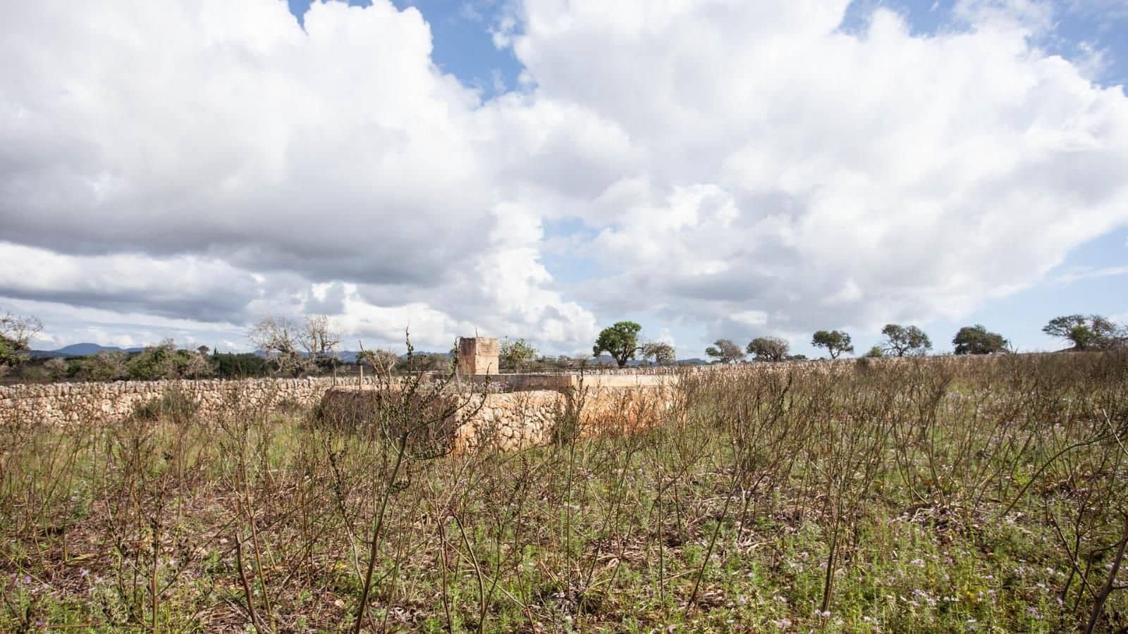 Finca/Herregård til salgs i Cala Anguila med garasje - € 1 750 000 (Ref: 9523216)