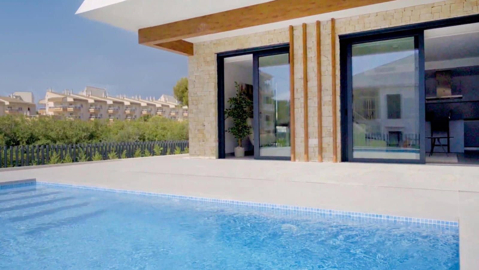 3 soverom Hus til salgs i Cala Ratjada med garasje - € 875 000 (Ref: 9523221)