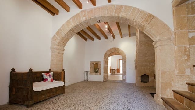 4 bedroom Townhouse for sale in Alcúdia - € 1,250,000 (Ref: 9523223)