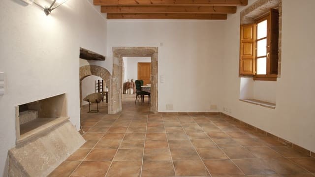 4 bedroom Townhouse for sale in Alcúdia - € 1,250,000 (Ref: 9523223)