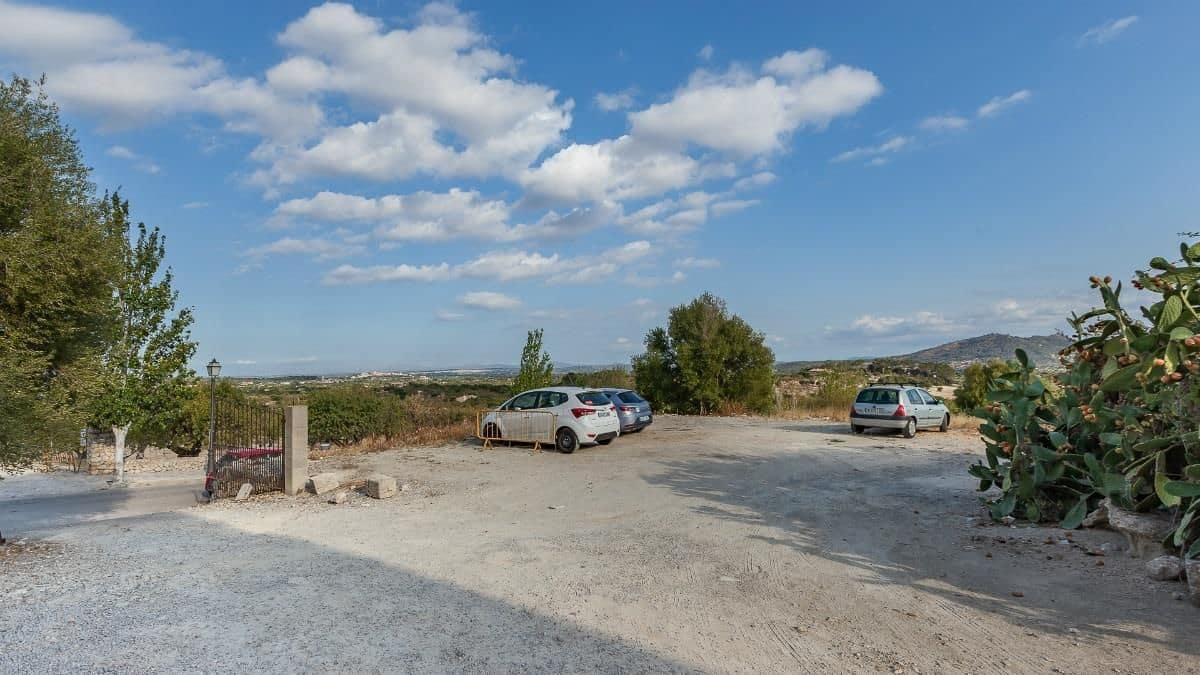 Townhouse for sale in Moscari with garage - € 480,000 (Ref: 9523240)