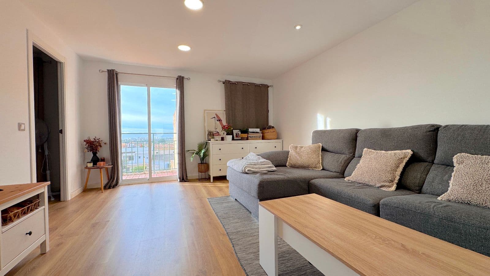 2 bedroom Penthouse for sale in Palma de Mallorca - € 359,000 (Ref: 9547129)