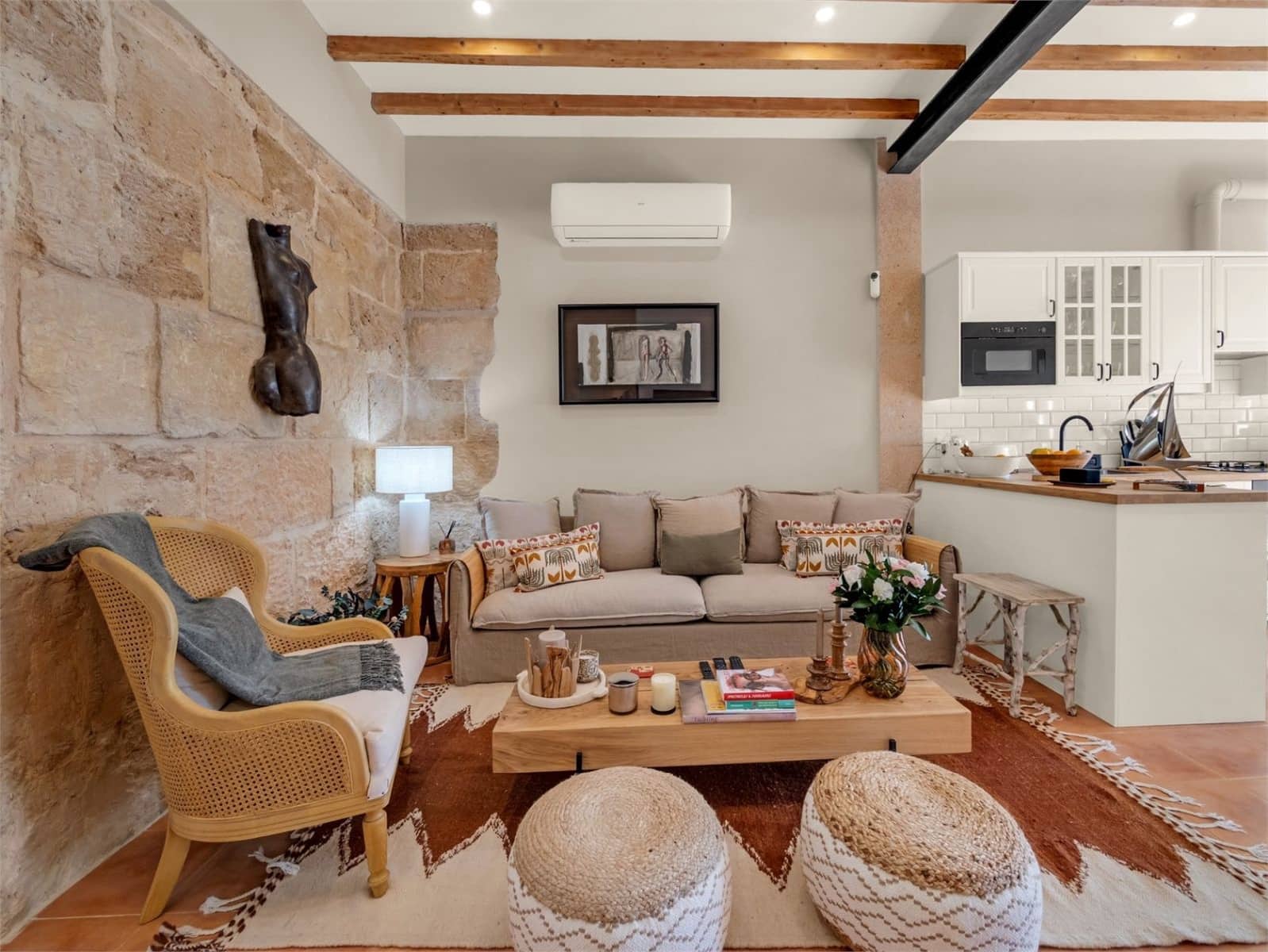 2 bedroom Flat for sale in Palma de Mallorca - € 799,000 (Ref: 9597143)