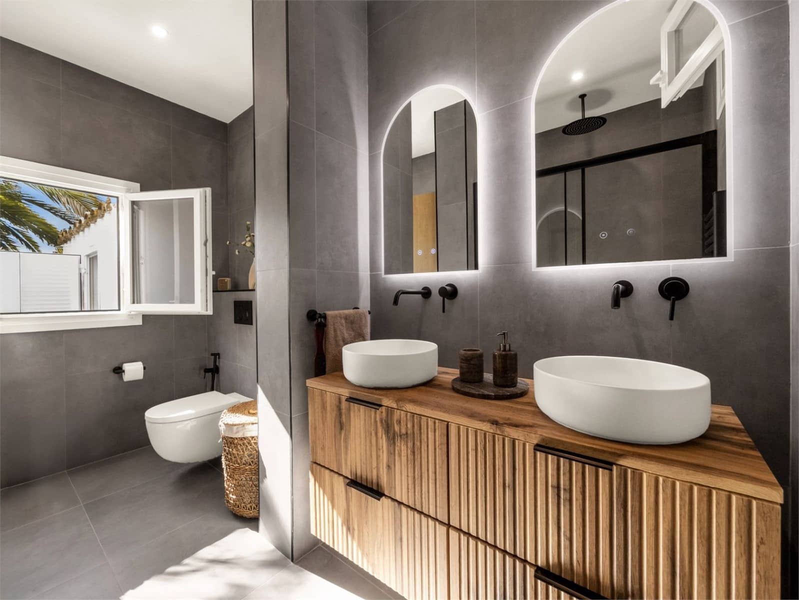 2 bedroom Flat for sale in Palma de Mallorca - € 799,000 (Ref: 9597143)