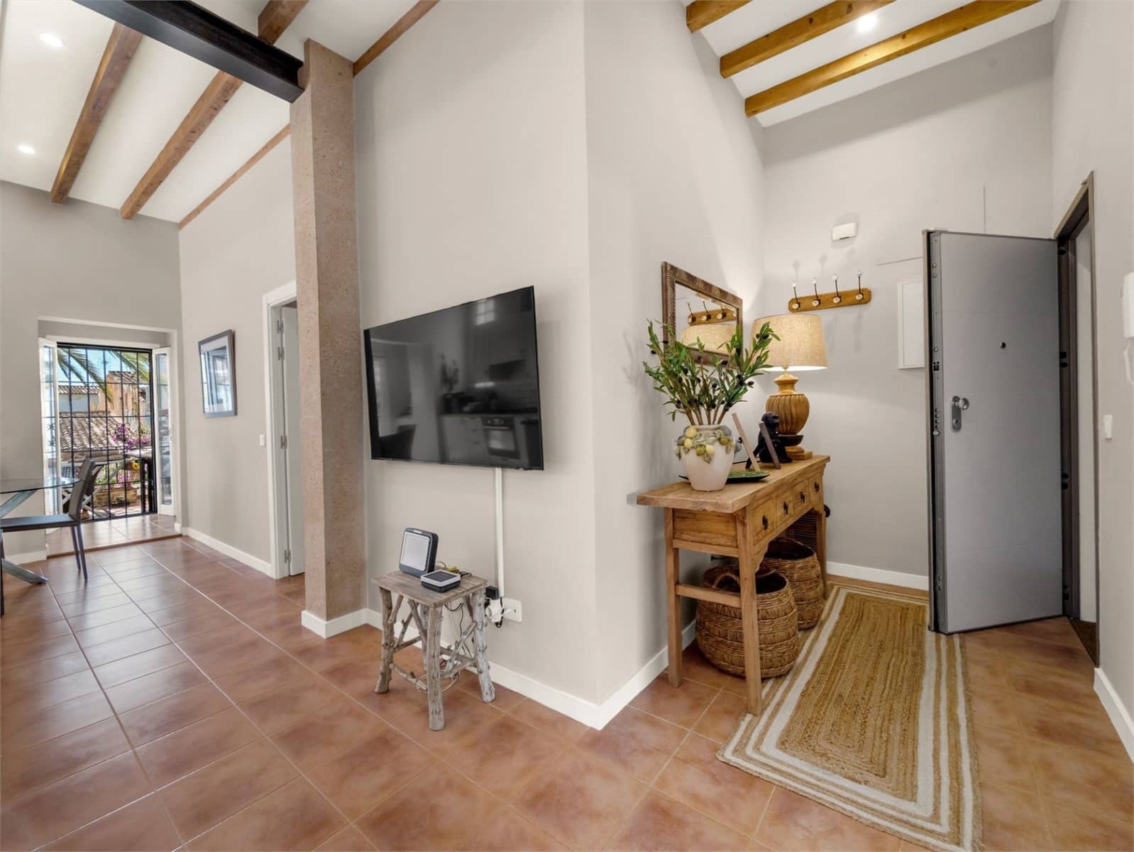 2 bedroom Flat for sale in Palma de Mallorca - € 799,000 (Ref: 9597143)