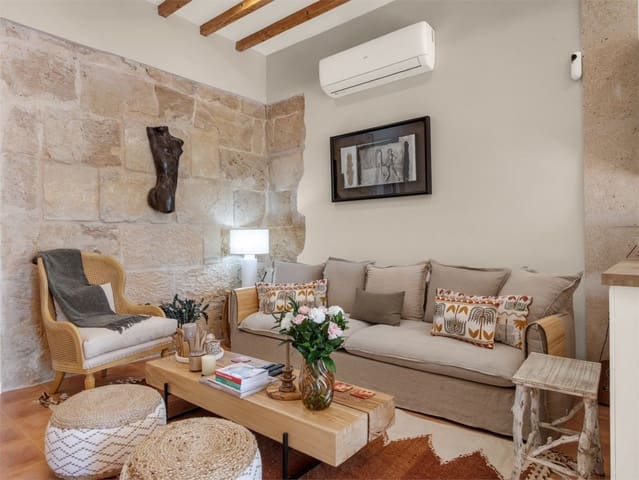 2 bedroom Flat for sale in Santa Catalina, Palma de Mallorca - € 799,000 (Ref: 9597143)