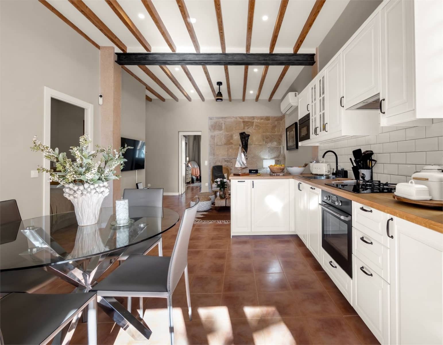 2 bedroom Flat for sale in Palma de Mallorca - € 799,000 (Ref: 9597143)