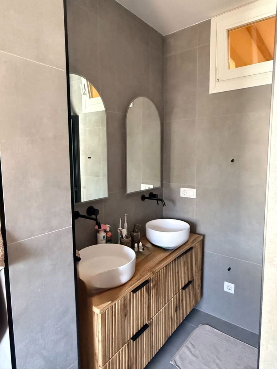 2 bedroom Flat for sale in Palma de Mallorca - € 799,000 (Ref: 9597143)