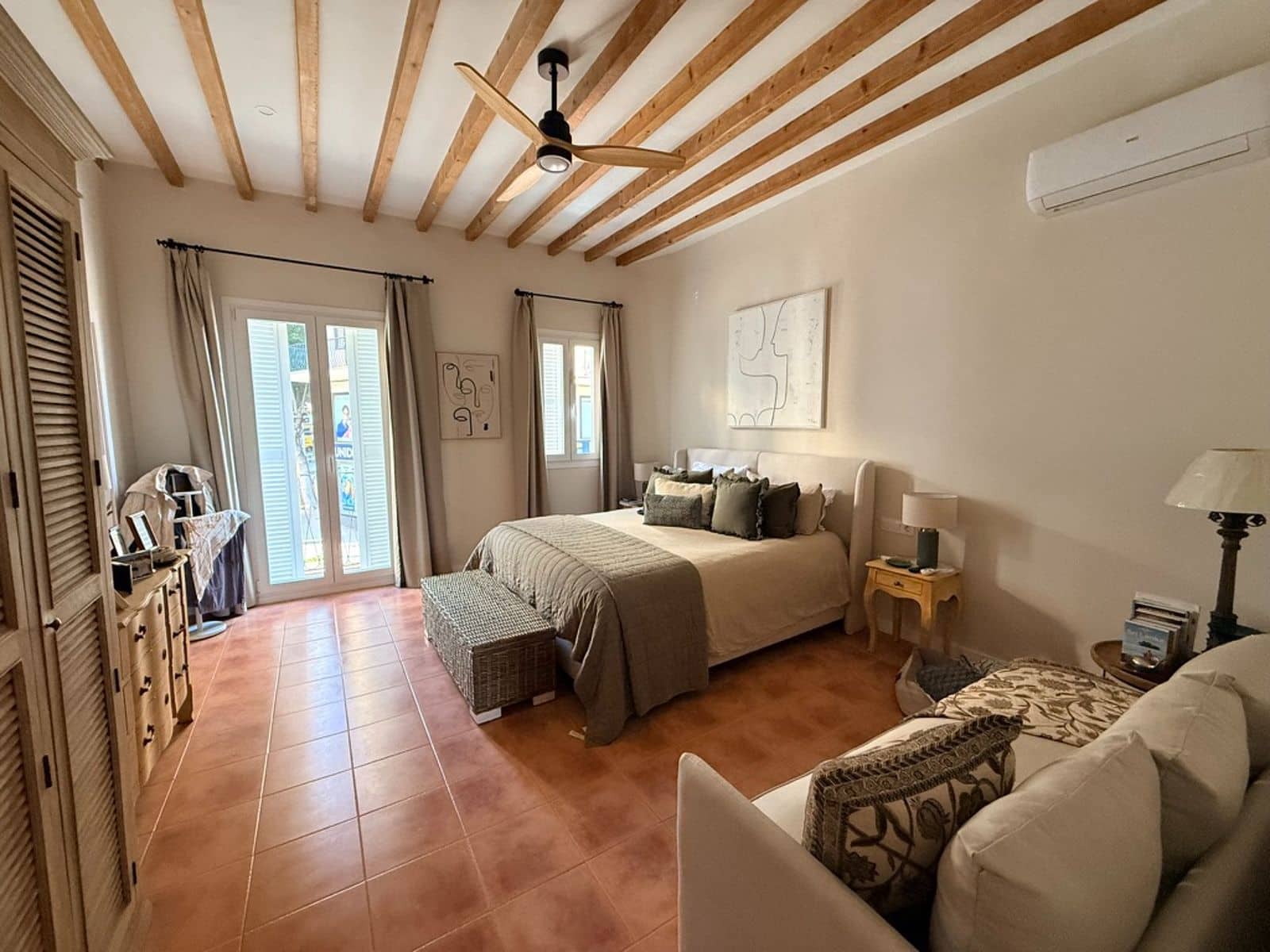 2 bedroom Flat for sale in Palma de Mallorca - € 799,000 (Ref: 9597143)