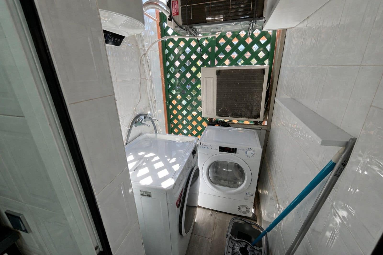 2 makuuhuone Asunto myytävänä paikassa El Toro / Port Adriano mukana uima-altaan 
autotalli - 825 000 € (Ref: 9694062)