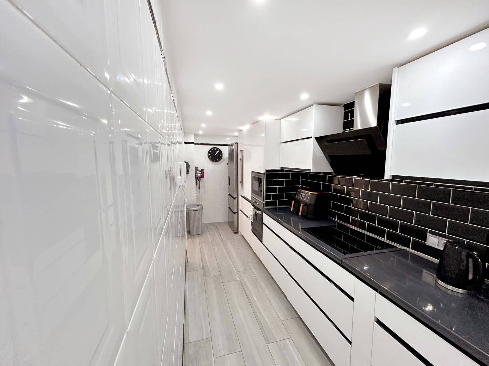 2 makuuhuone Asunto myytävänä paikassa El Toro / Port Adriano mukana uima-altaan 
autotalli - 825 000 € (Ref: 9694062)