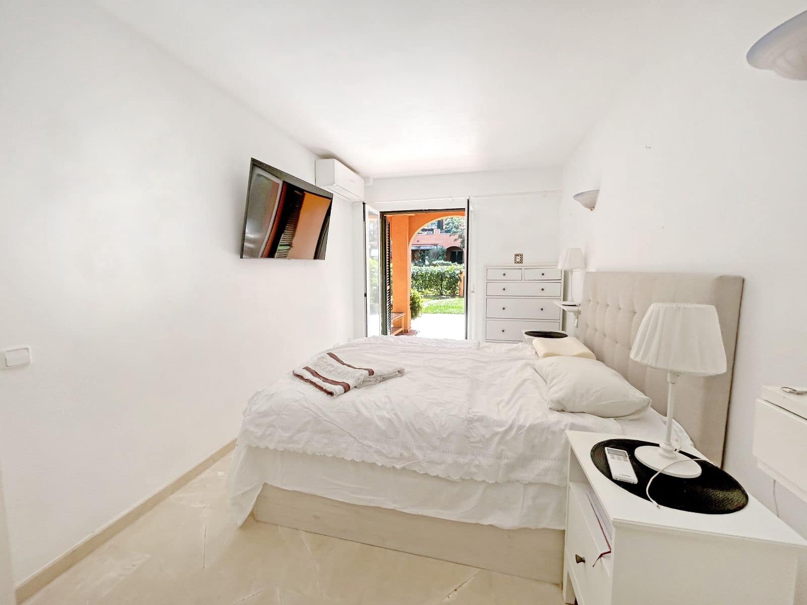 2 makuuhuone Asunto myytävänä paikassa El Toro / Port Adriano mukana uima-altaan 
autotalli - 825 000 € (Ref: 9694062)