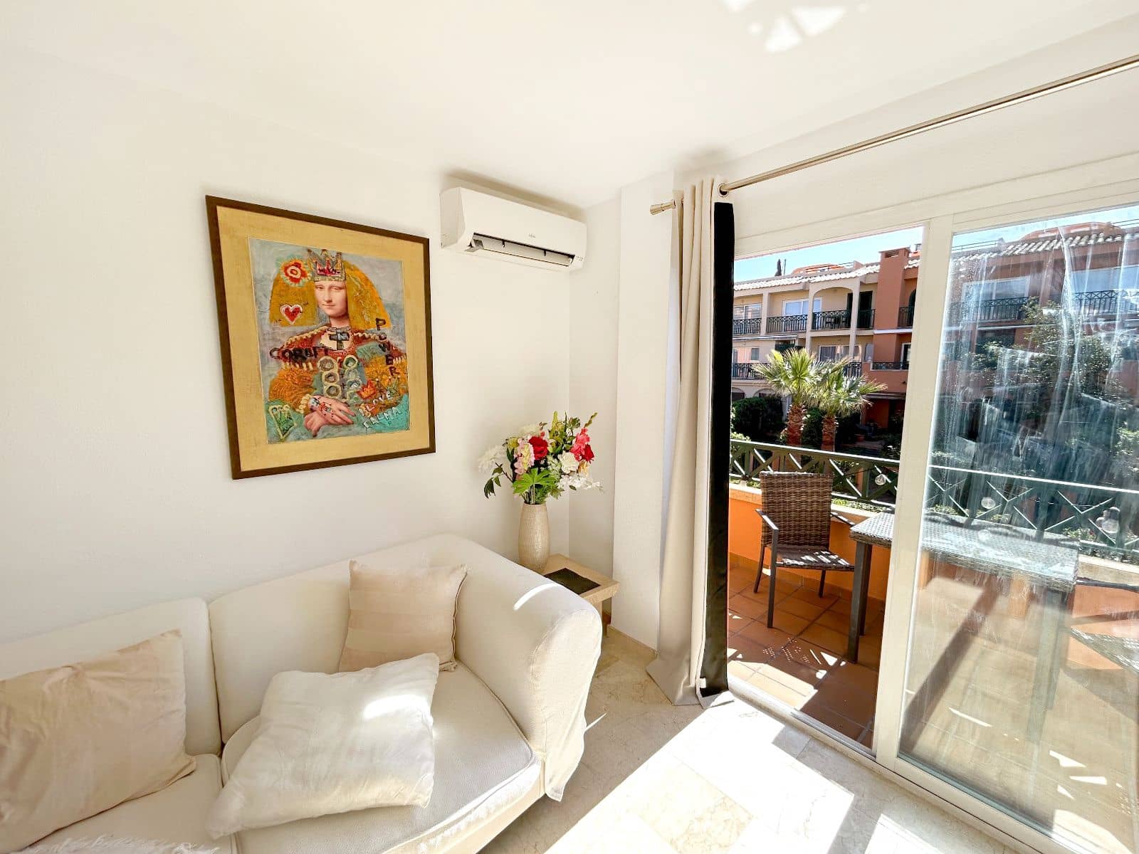 2 makuuhuone Asunto myytävänä paikassa El Toro / Port Adriano mukana uima-altaan 
autotalli - 825 000 € (Ref: 9694062)