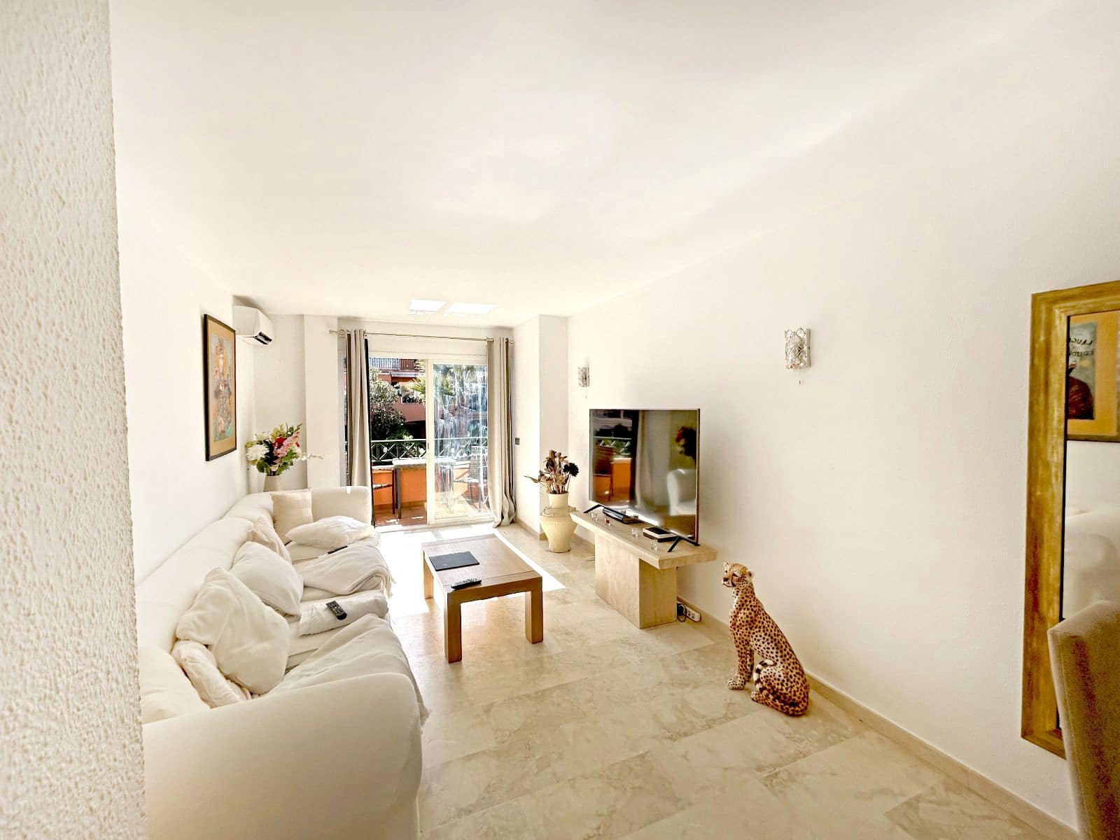 2 makuuhuone Asunto myytävänä paikassa El Toro / Port Adriano mukana uima-altaan 
autotalli - 825 000 € (Ref: 9694062)