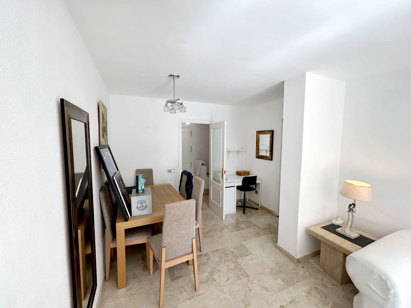 2 makuuhuone Asunto myytävänä paikassa El Toro / Port Adriano mukana uima-altaan 
autotalli - 825 000 € (Ref: 9694062)