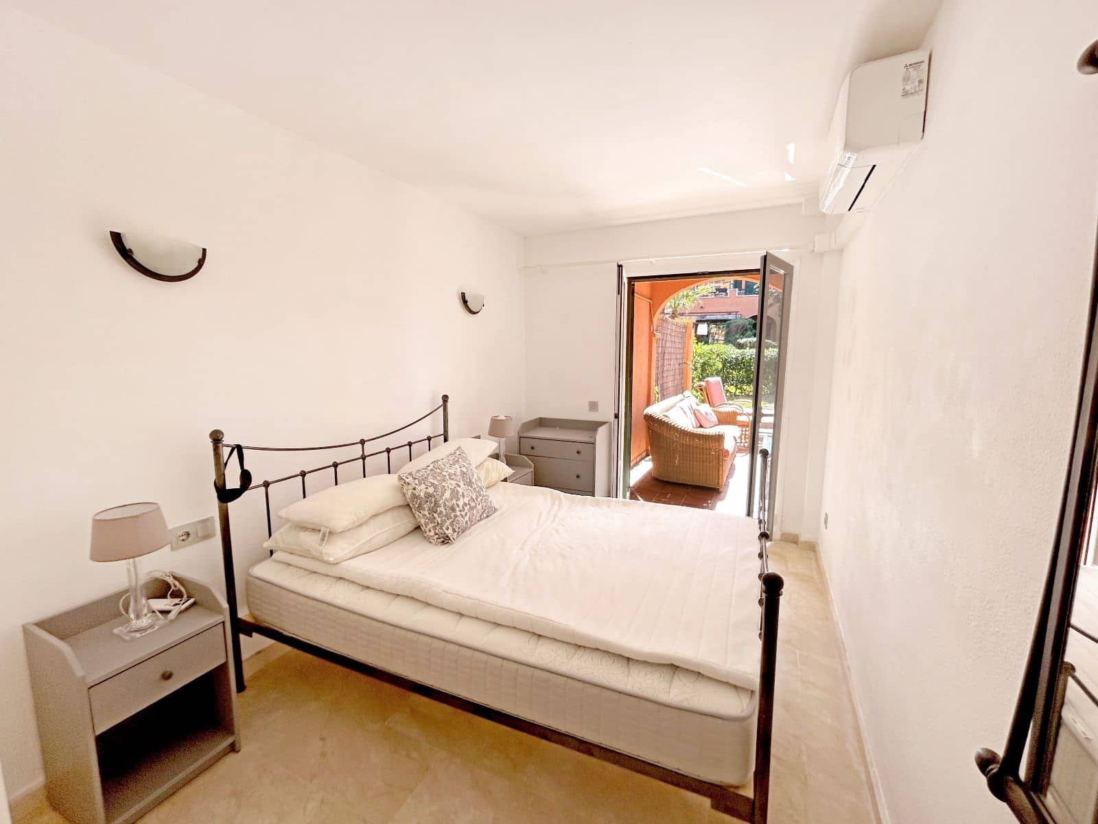 2 makuuhuone Asunto myytävänä paikassa El Toro / Port Adriano mukana uima-altaan 
autotalli - 825 000 € (Ref: 9694062)